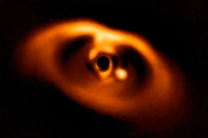 პირველად ისტორიაში ასტრონომებმა ეგზოპლანეტის დაბადების პროცესს ფოტო გადაუღეს