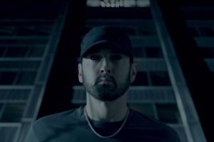 Eminem ახალ კლიპში უჩვეულოდ აგრესიულია
