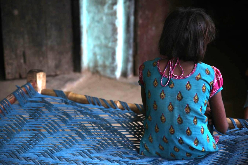 ინდოეთში გაუპატიურების მსხვერპლმა 10 წლის გოგონამ ბავშვი გააჩინა