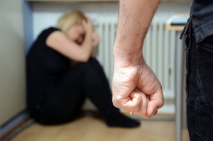 გარდაბანში ცოლზე ძალადობის ბრალდებით 60 წლის კაცი დააკავეს