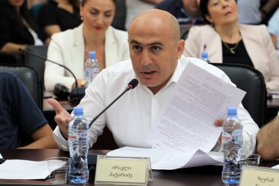 „ქართული ოცნების“ დეპუტატმა რუსთავი 2-ის ჟურნალისტებზე კომენტარის გამო ბოდიში მოიხადა
