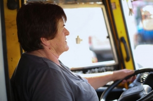 სატრანსპორტო კომპანია ქალებს ავტობუსის მძღოლების მოსამზადებელ კურსებზე იწვევს
