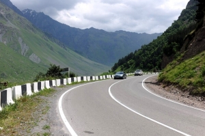საქართველო-რუსეთის დამაკავშირებელ გზაზე სატვირთო მანქანების მოძრაობა შეიზღუდა