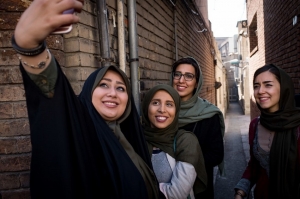 თანამედროვე ირანის ყოველდღიურობა ფრანგი ფოტოგრაფის ობიექტივში