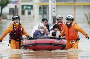 იაპონიაში წყალდიდობის შედეგად სულ მცირე 100 ადამიანი დაიღუპა