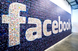 Facebook შეამოწმებს თუ ვინ დგას პოპულარული გვერდების უკან