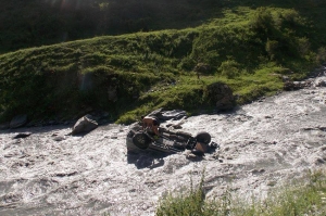 ხევსურეთში მდინარე არღუნში დელიკა გადავარდა, დაშავდა 5 ადამიანი