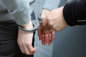 32 წლის მამაკაცი 16 წელს მიუღწეველთან გარყვნილი ქმედების ბრალდებით დააკავეს